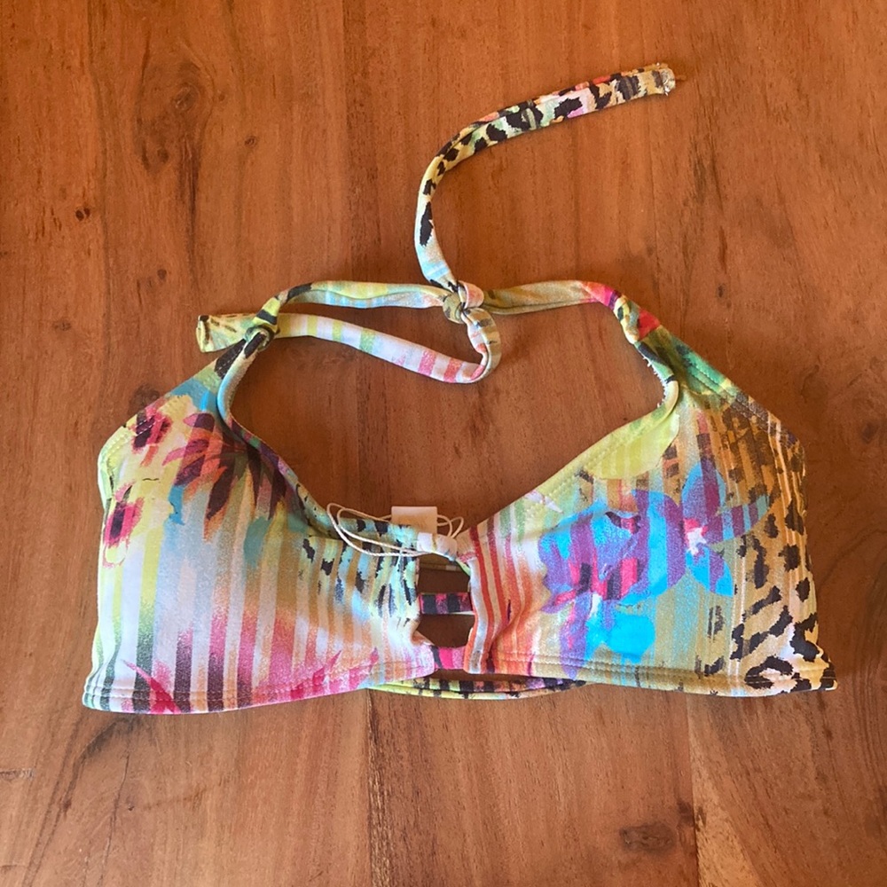 Bikini top, halter neck